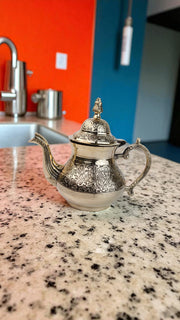 ✨A Royal Sip in Every Pour – Handcrafted Brass Emboss Taj Tea Kettle