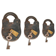 Brass and iron lock for vintage furniture
Collectible antique-style lock
Handmade traditional Indian padlock
Rustic iron gate lock with keys
Lock and key set for antique décor