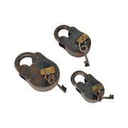 Trunk door padlock with aged finish
Heavy iron padlock for vintage trunks
Heritage-style lock with 2 matching keys
Antique security lock for old doors
Old-fashioned padlock for doors