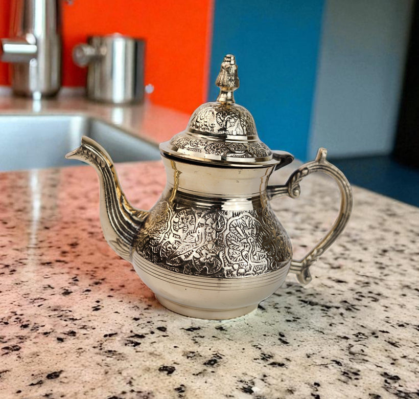 ✨A Royal Sip in Every Pour – Handcrafted Brass Emboss Taj Tea Kettle