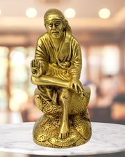 Brass Saibaba Idol for Gifting UAE
Made by Hand Brass Statue
Hand Engraved Brass Idol
Solid Brass Saibaba Sculpture
Made in India Religious Idol