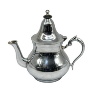 Moroccan Brass Teapot UAE
Chrome-Plated Brass Teapot Dubai
Traditional Arabic Tea Kettle
Handmade brass decor UAE
Antique brass home decor Sh