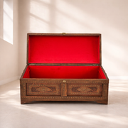 Inlaid dome chest with brass handle
Decorative wooden chest Abu Dhabi
Dome trunk Oman