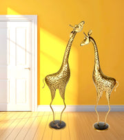 Giraffe sculpture 
Giraffe statue 